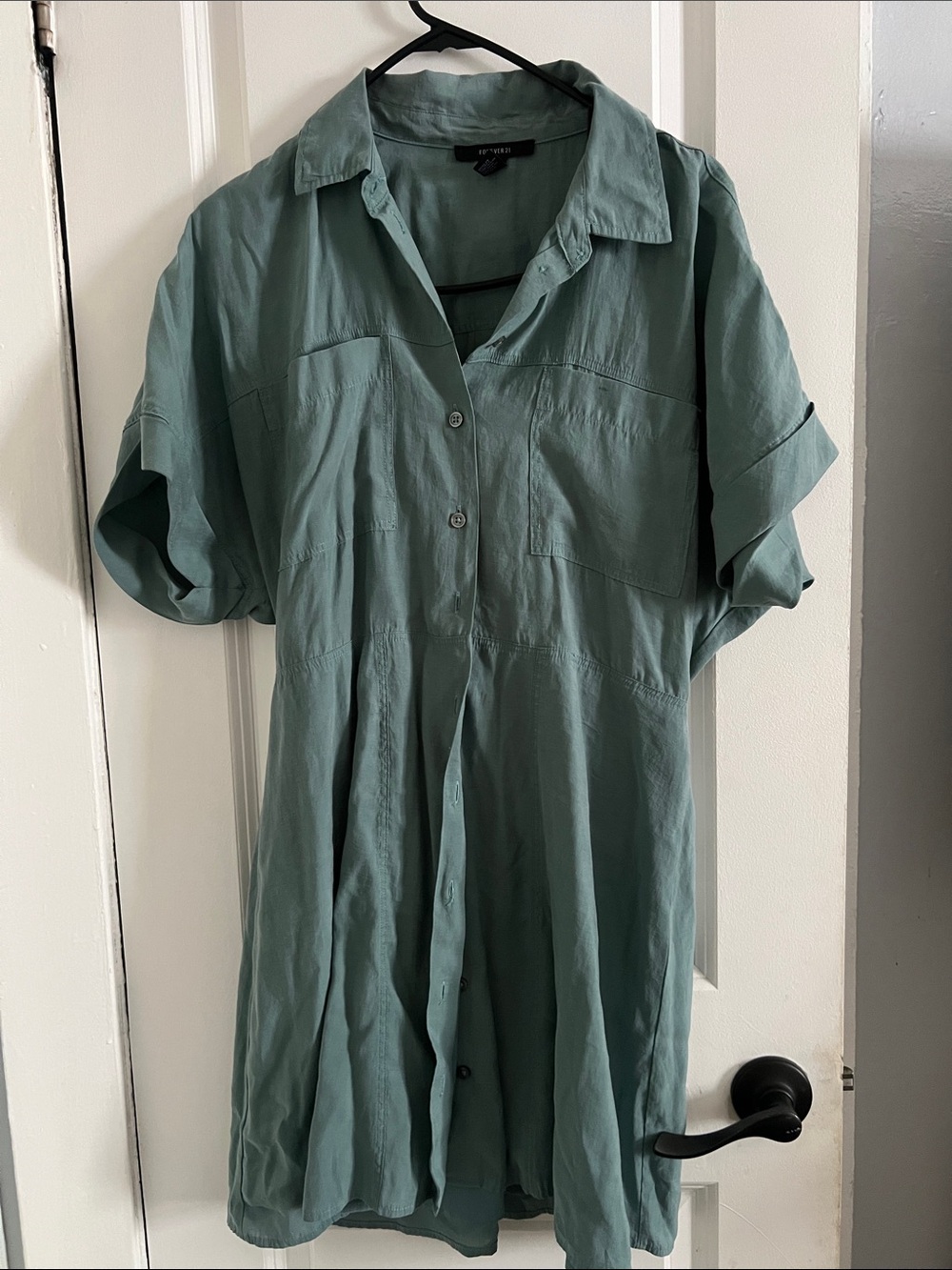 Lightweight Sage Green Button-Front Men’s Shirt